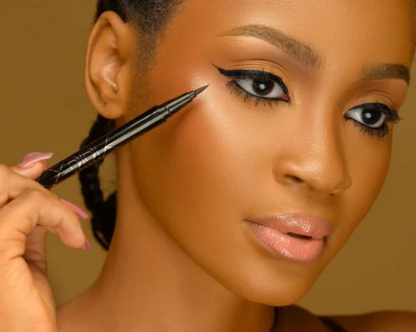 Beautylinebydidi Inked Eyeliner Pen (Glossy Finish)