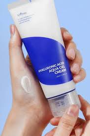Isntree Hyaluronic and Acid Aqua Gel Cream