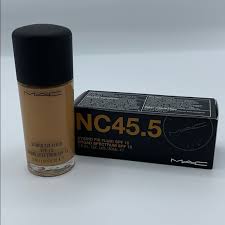 MAC Studio Fix Fluid Foundation SPF 15 – NC45.5
